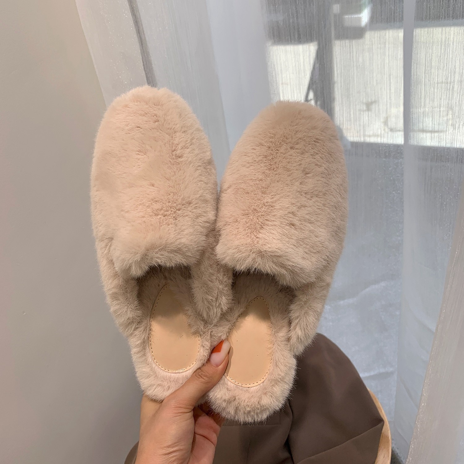 Cozy Fleece Slippers: Warm & Stylish Winter Foot Comfort, Black/Beige/Khaki 7661
