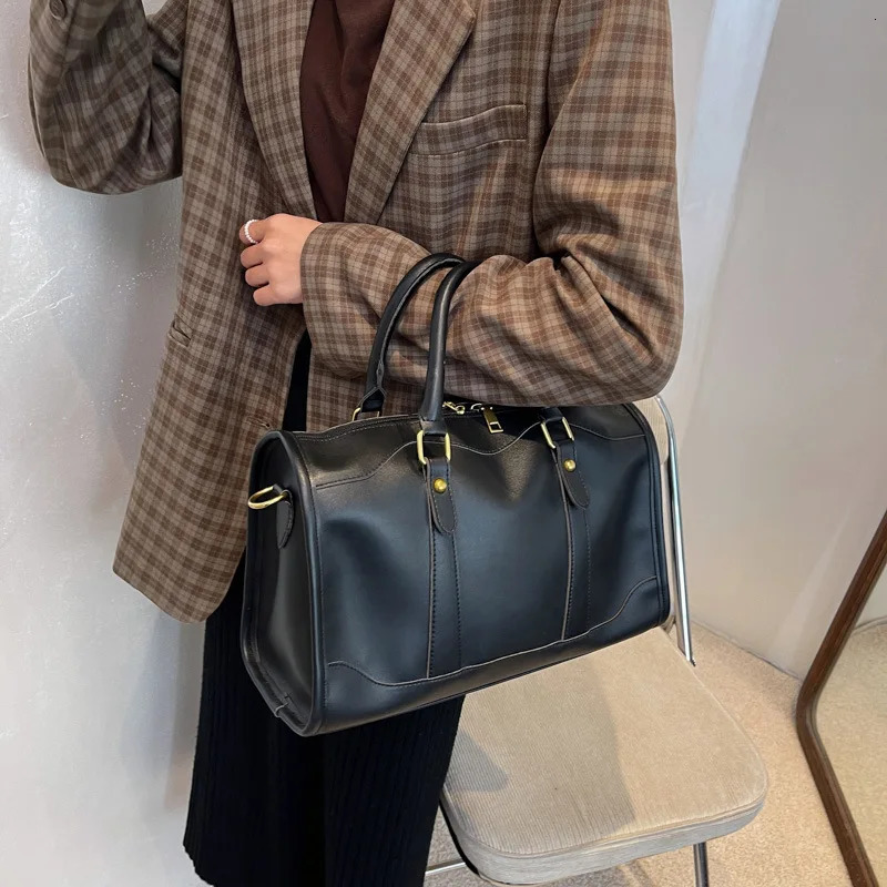 n Boston handbag for womoen big pu Leather female Shoulder Crossbody Bags Large Capacity Travel bag brown 241111