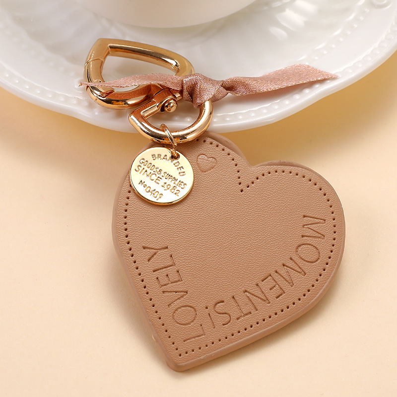 New Leather Keychain Letter Heart Shape Key Holder Female Love Heart Bag Pendant Charms Trinket Keyring Car Key Chain Women Gift