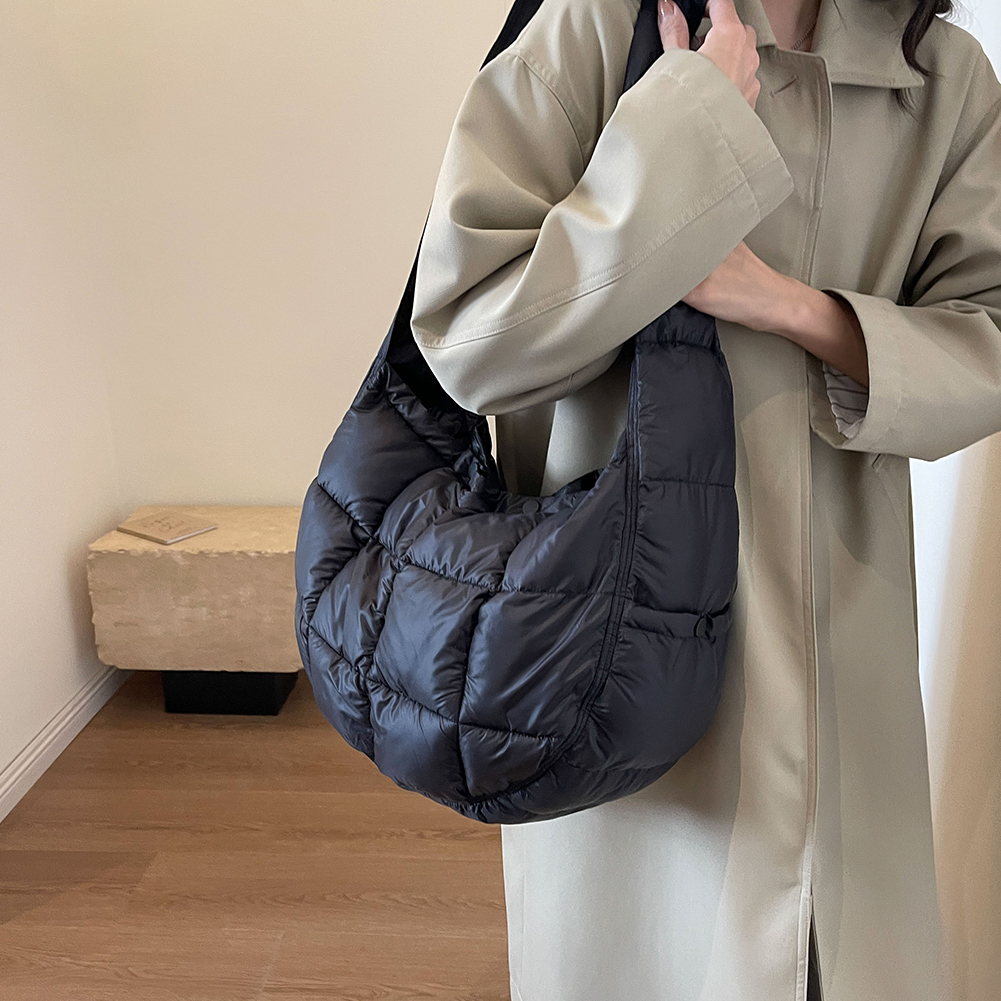 Quilted Underarm Bag Small Quilted Handbag Solid Color Diamond Lattice Bag Soft Simple Handbag Large Capacity Casual Clutch Bags
