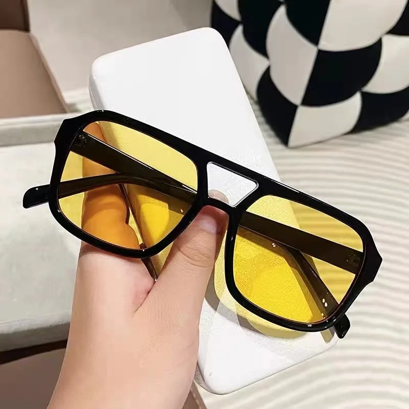 2026 Designer Designer Man Women Punk For Woman Sunglasses Oversized Frame for woman man Sport Eyeglasses Vintage Design Shades Uv400 Eyewear Trendy G