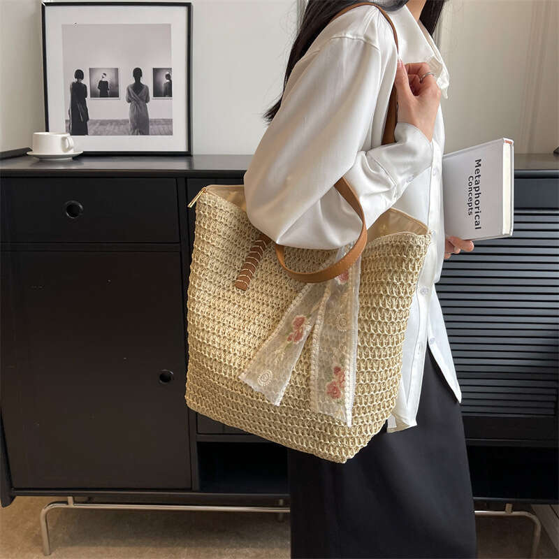 Summer Large Capacity Tote Shoulder Handmade Fresh Rural Handheld Grass Woven Women Bag