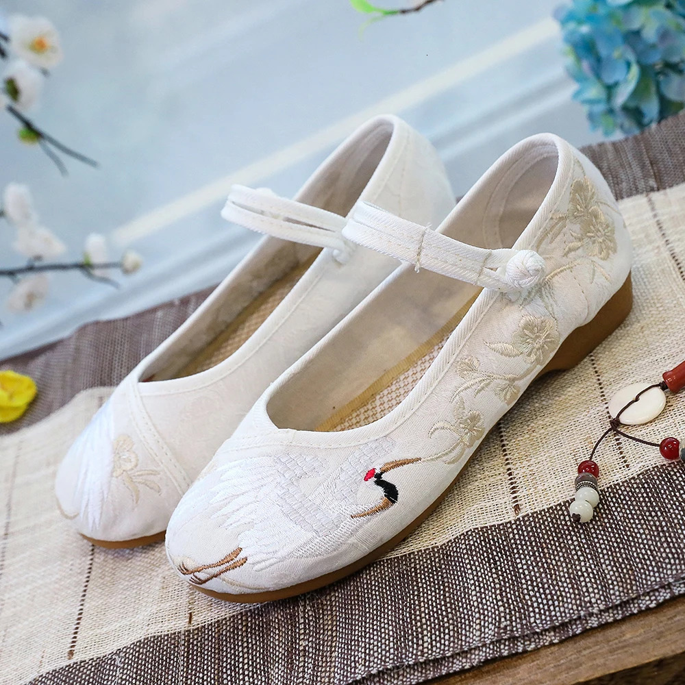 Veowalk China Crane Embroidery Womens Canvas Mary Janes Apartment Handmade Womens Casual Comfortable Nurse Shoes Old Beijng Shoes 241111