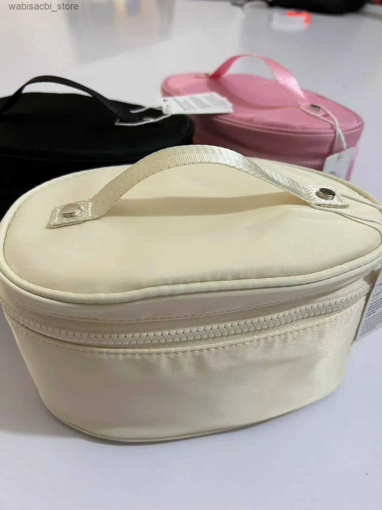 Cosmetic Bags Bag New Makeup Bag/Womens Storage Bag Off Sports Handbag L49