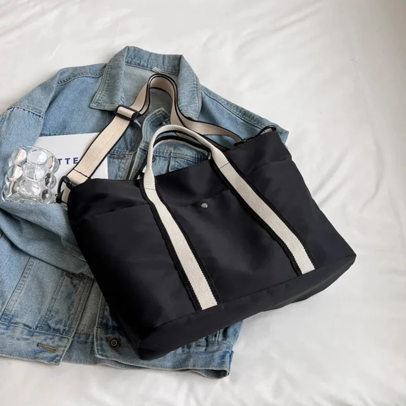 Womens handbag beach bag high-quality lightweight large capacity canvas shoulder bag travel bag 241111