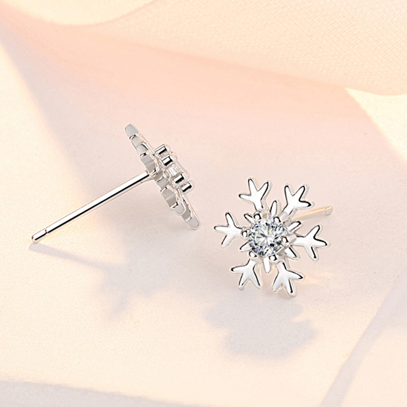 Earrings Snowflake Inlaid Zircon Small Fresh Earrings Women Christmas New Year Diamond Stud Earrings 925 Sterling Silver Crystal Stud