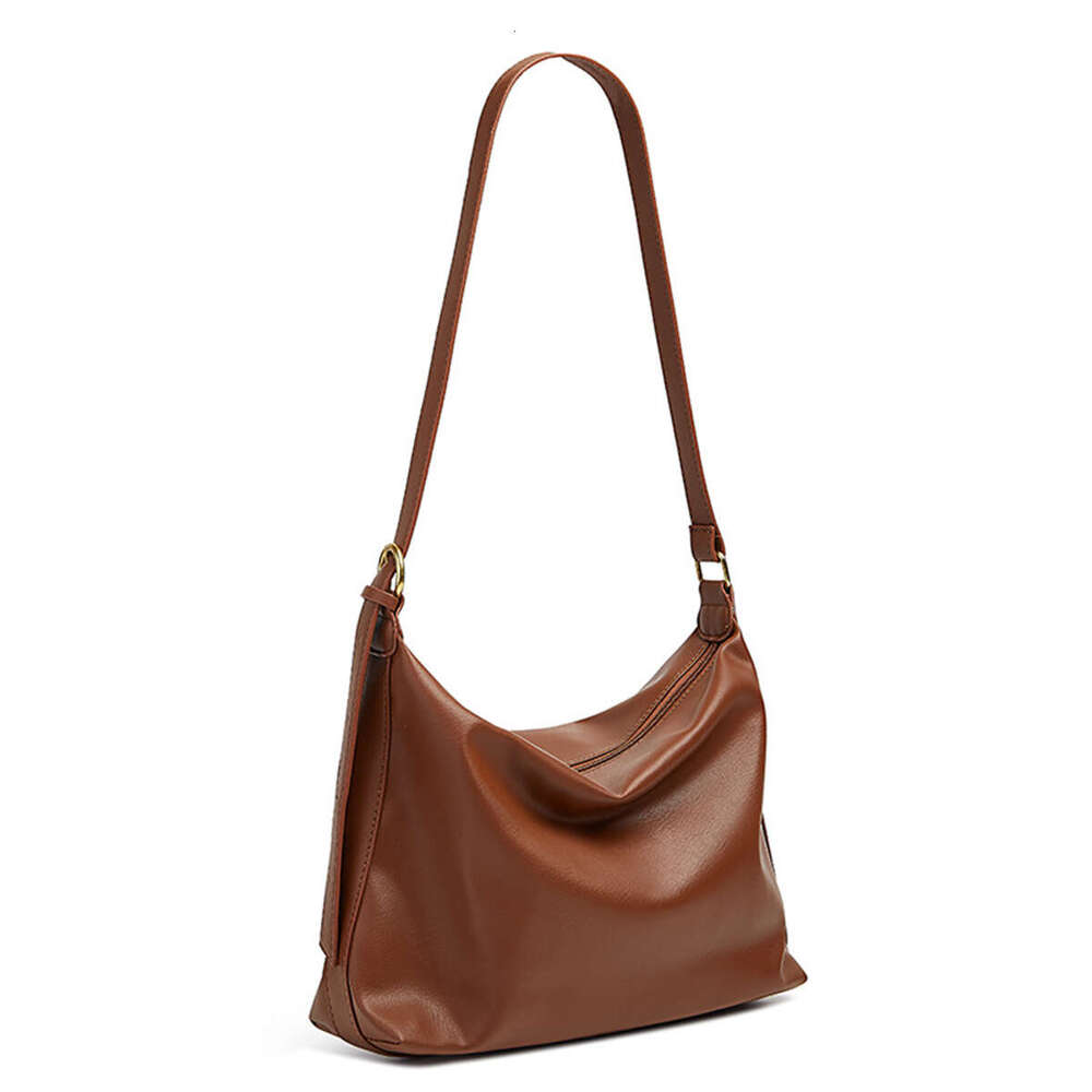 Large capacity women's summer new fashion solid soft leather shoulder crossbody high-grade commuter Tote bag