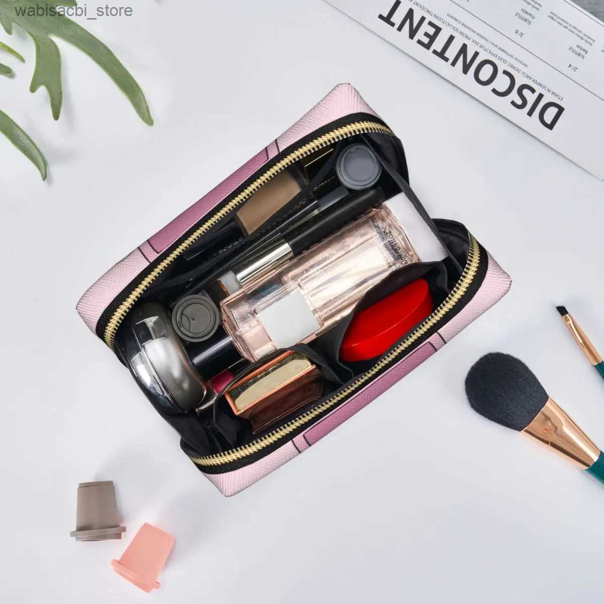 Cosmetic Bags Enfermera En Apuros Leather Makeup Bags Trendy Large Capacity Cosmetic Bags Merch Woman Zipper Beauty Toiletry L49