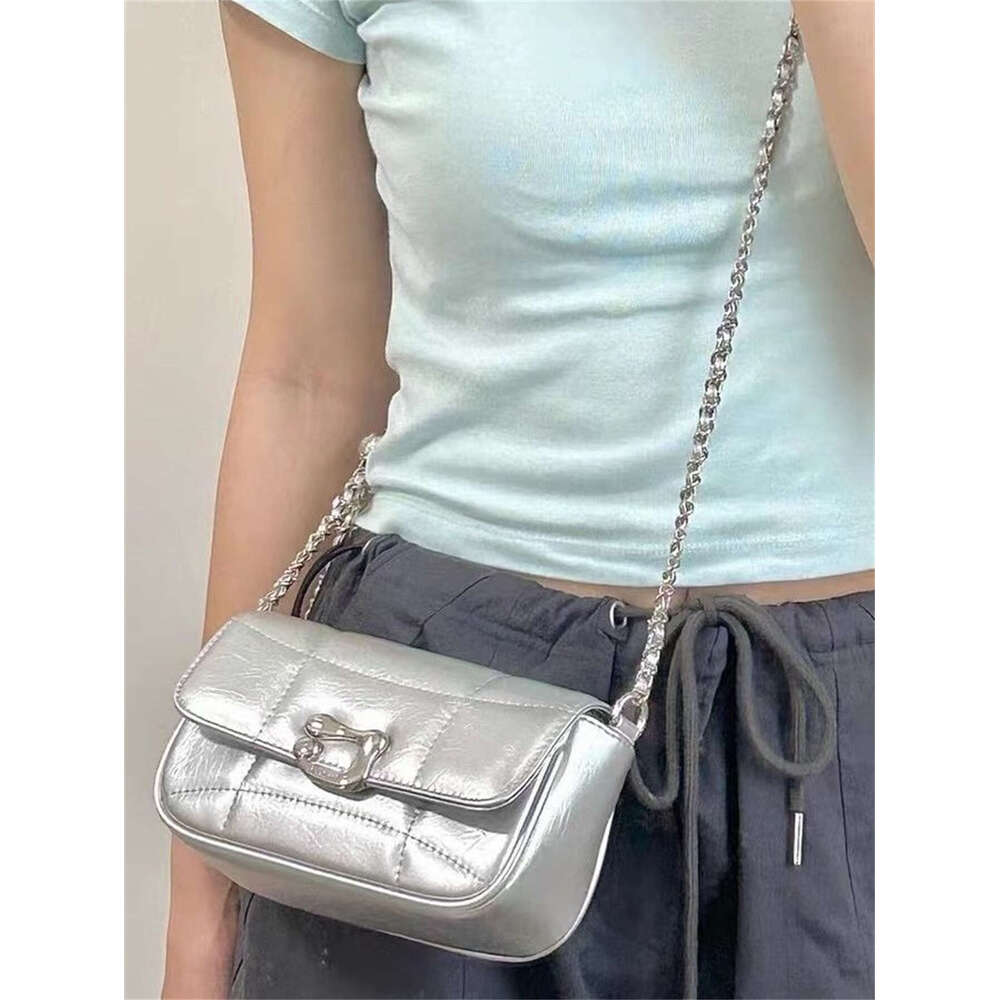 2024 new fashion sier niche design chain underarm shoulder senior texture crossbody women's bag