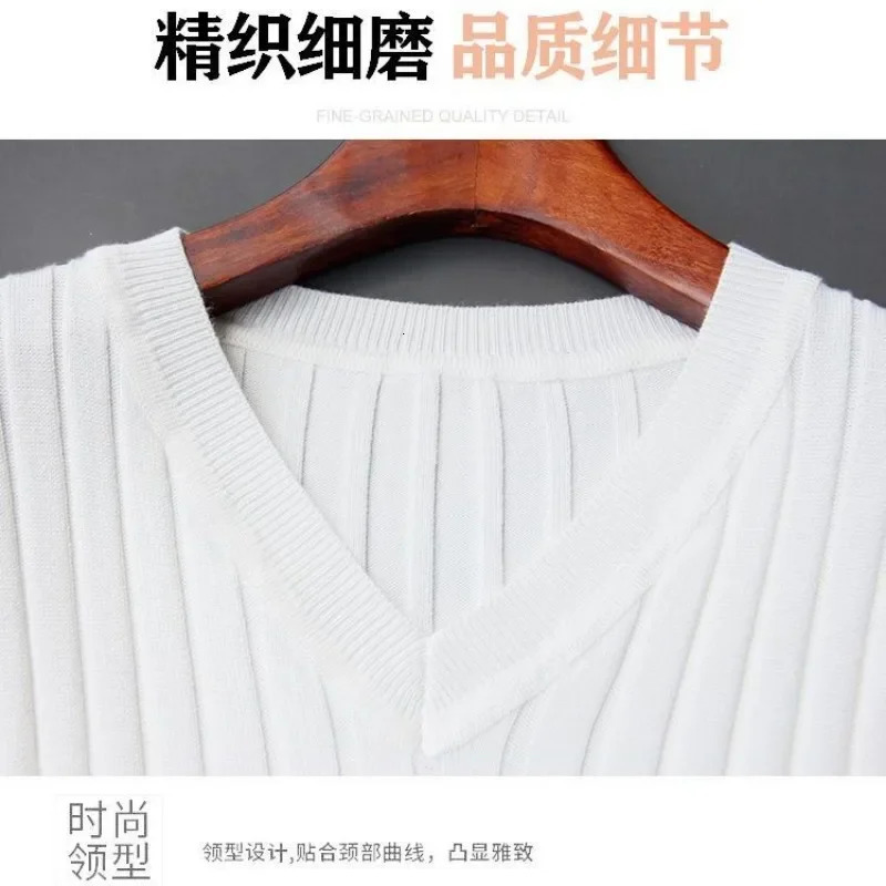 Mens short sleeved T-shirt with V-neck casual knitted stripe top fully matched solid color floral soft slim fit breathable T-shirt 241112