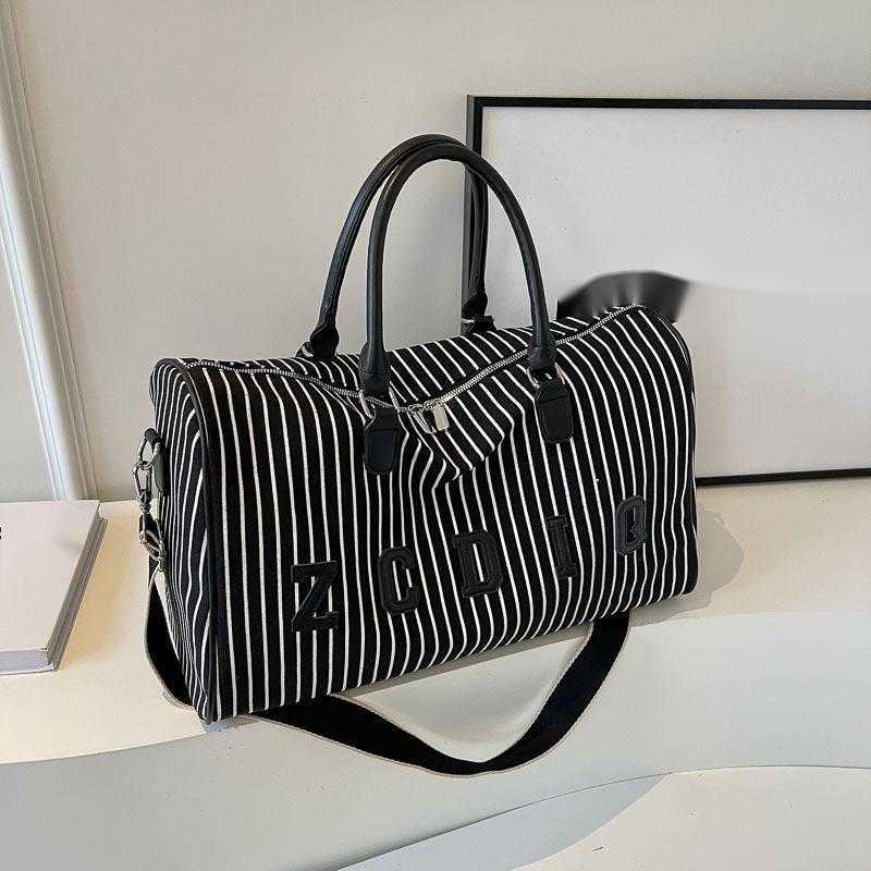 Ladies Short Distance Travel Handbag Large Capacity Travel Bag Minimalist Korean Version Crossbody Yoga and Fitness Bag