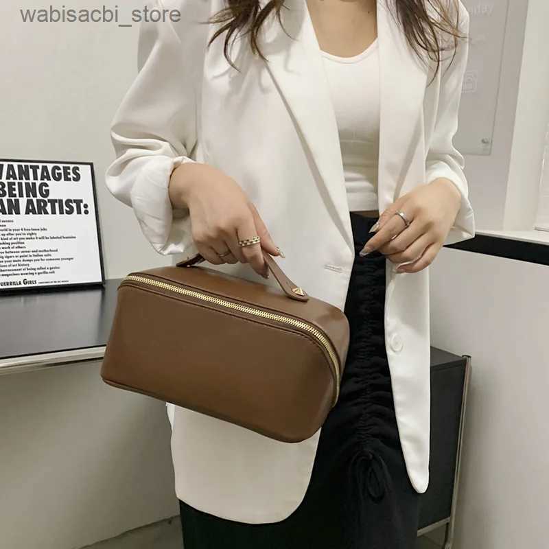 Cosmetic Bags 2023 Outdoor Makeup Bag Handheld Large-capacity Women Cosmetic Bag Fashion Leather Advanced Portable Travel Cosmetics Case L49