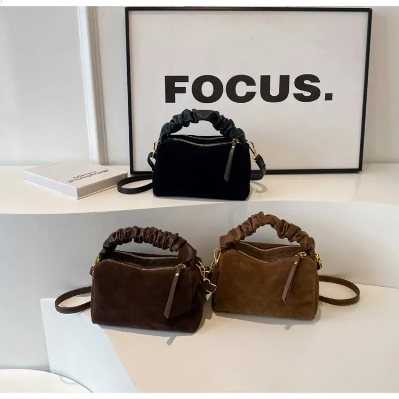 Trend Zipper Pu Womens Shoulder Bags Light y Crossbody for Women Fashion Pleats n Bolsas Para Mujeres 241111