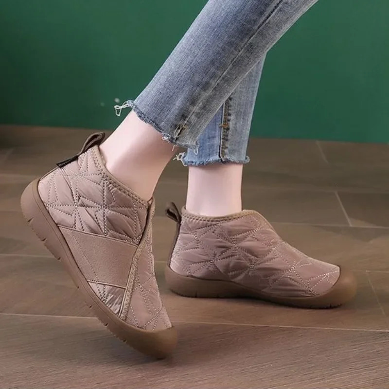 Womens Cotton Shoes 2024 Winter Fashion Plush Warm Snow Boots Waterproof Anti Slip Comfort Plus Size 44 Casual Cotton Boots 241112