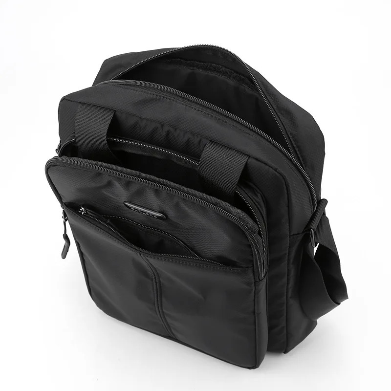 Mens High Capacity Hand Bags Trendy Cool Shoulder Nylon Messenger Travel Handbag Crossbody Bag Sling 241111