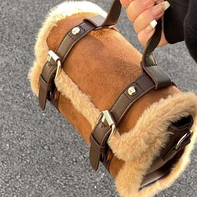 Autumn And Winter Niche Hairy For Women 2024 New High-End Style Ins Crossbody Versatile Cambridge Small Square Bag