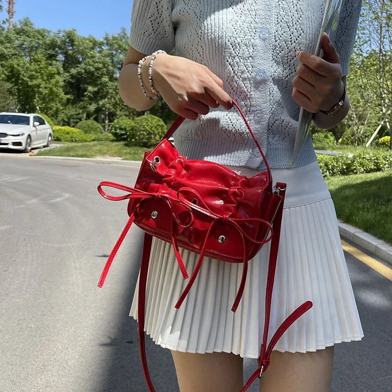 Casual Solid Interior Compartment Shoulder Bags Wrinkled Flap Pocket Bags for Women Zipper Pu Womens Handbags 241111