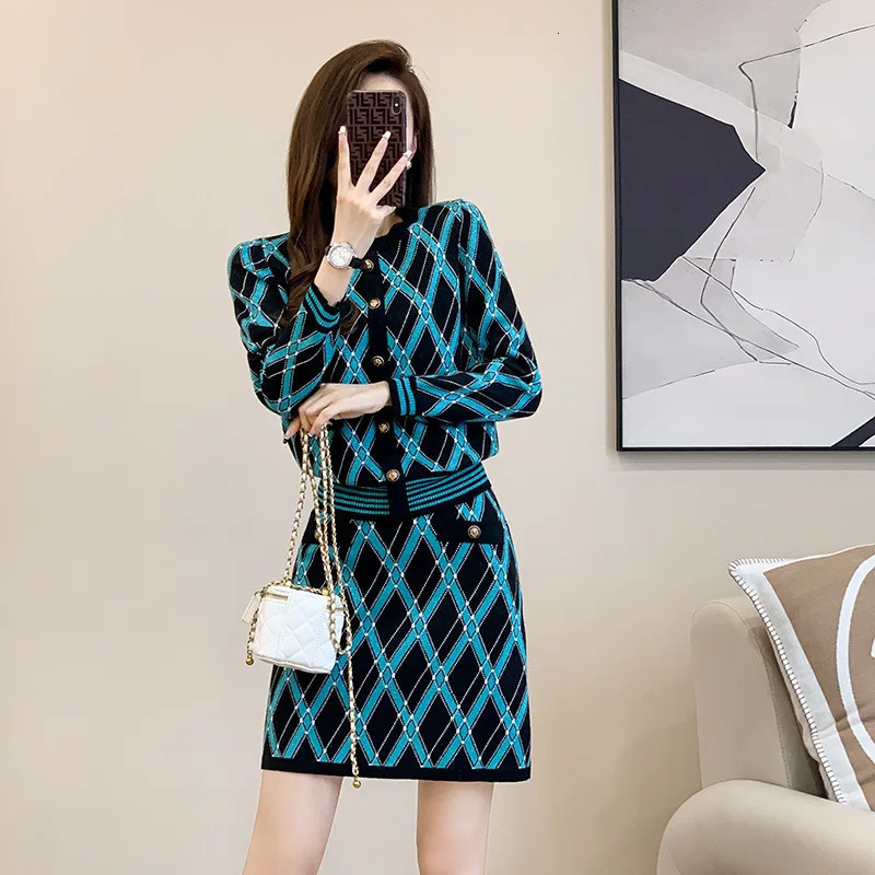 Home>Products>Womens Knitted Cardigans>Short sleeved Cardigans>Two piece Set Retro Office Two piece Set 241112