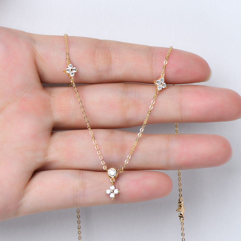 Lnngy Exquisite Four-leaf Flower Pendant Necklaces for Women 925 Sterling Silver Round Cut Moissanite Choker Necklace Jewelry