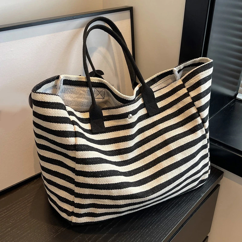 beach handbag fashionable womens canvas summer large capacity striped shoulder bag handbag shopping shoulder bag 241111