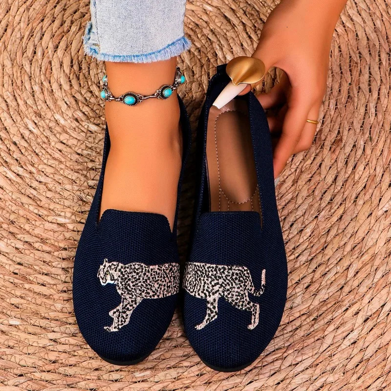 Womens Fashion Flat Shoes Autumn Round Head Deep Mouth Mesh Cloth Breathable Embroidered Soft Sole Non slip Cloth Shoes 241111