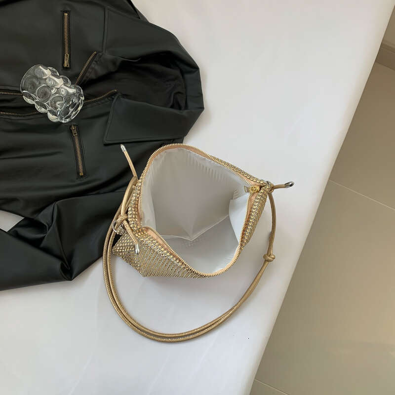 One Shoulder Women's Versatile Crossbody Fashionable Handheld Bag
