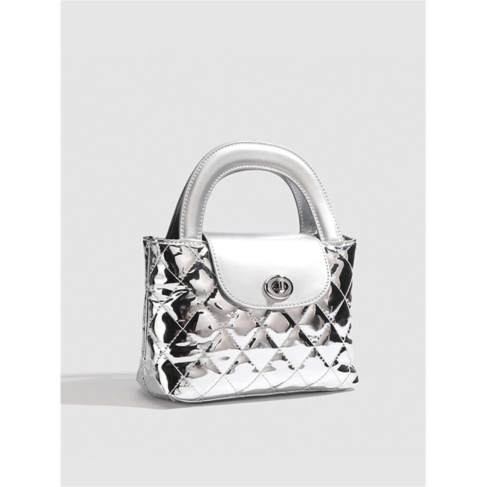 2024 new fashion niche design Dia check patent leather chain all commuter hand bill shoulder crossbody bag