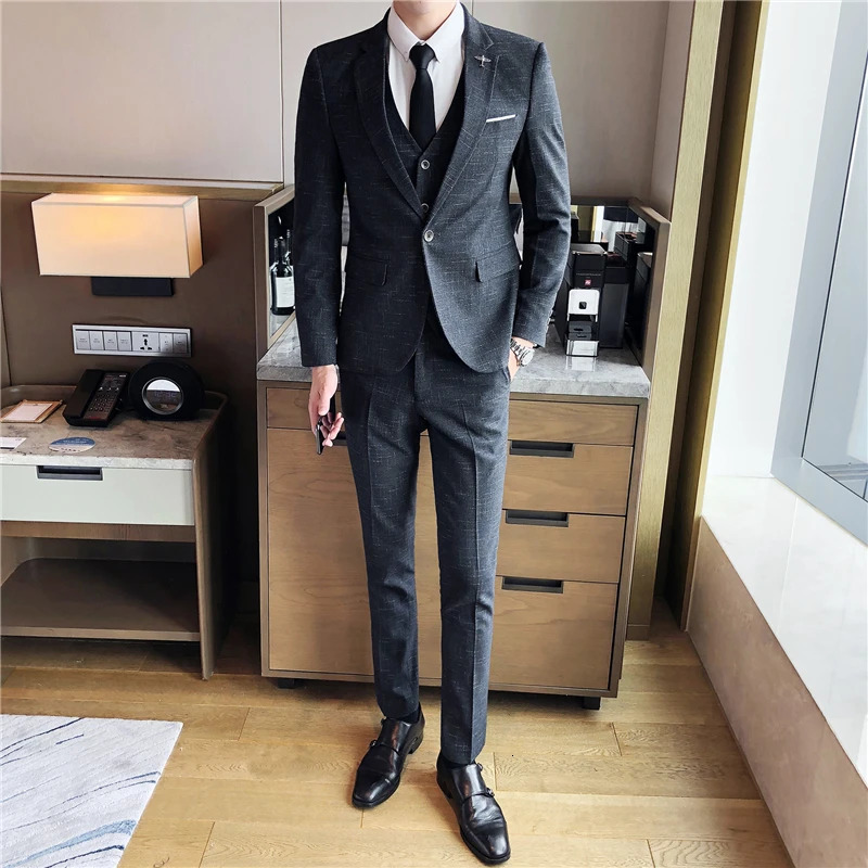 Stylish and Comfortable Suit Men Business Leisure Professional Slim Handsome Marriage Threepiece Set 240412