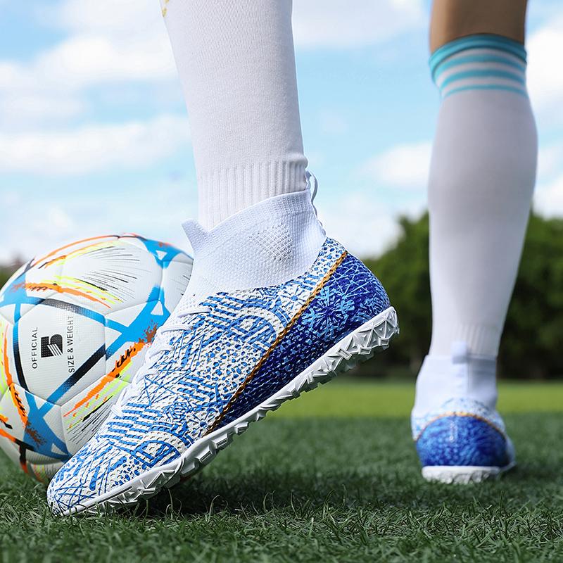 Outdoor Soccer Shoes Men Breathable Football Boots Lightweight Soccer Shoes Ultralight Non-Slip Sport Turf Comfortable Futsal