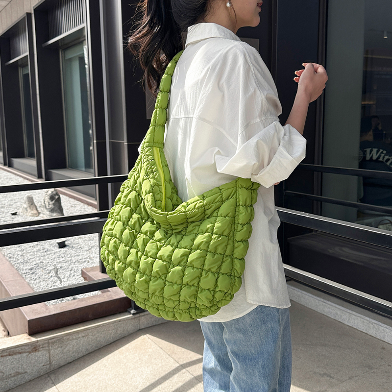 2023 New Bag Quilted Padded Luxury Crossbody Bag Pleated Bubbles For Women Cloud Shoulder Bags Large Tote Bucket Ruched Handbags