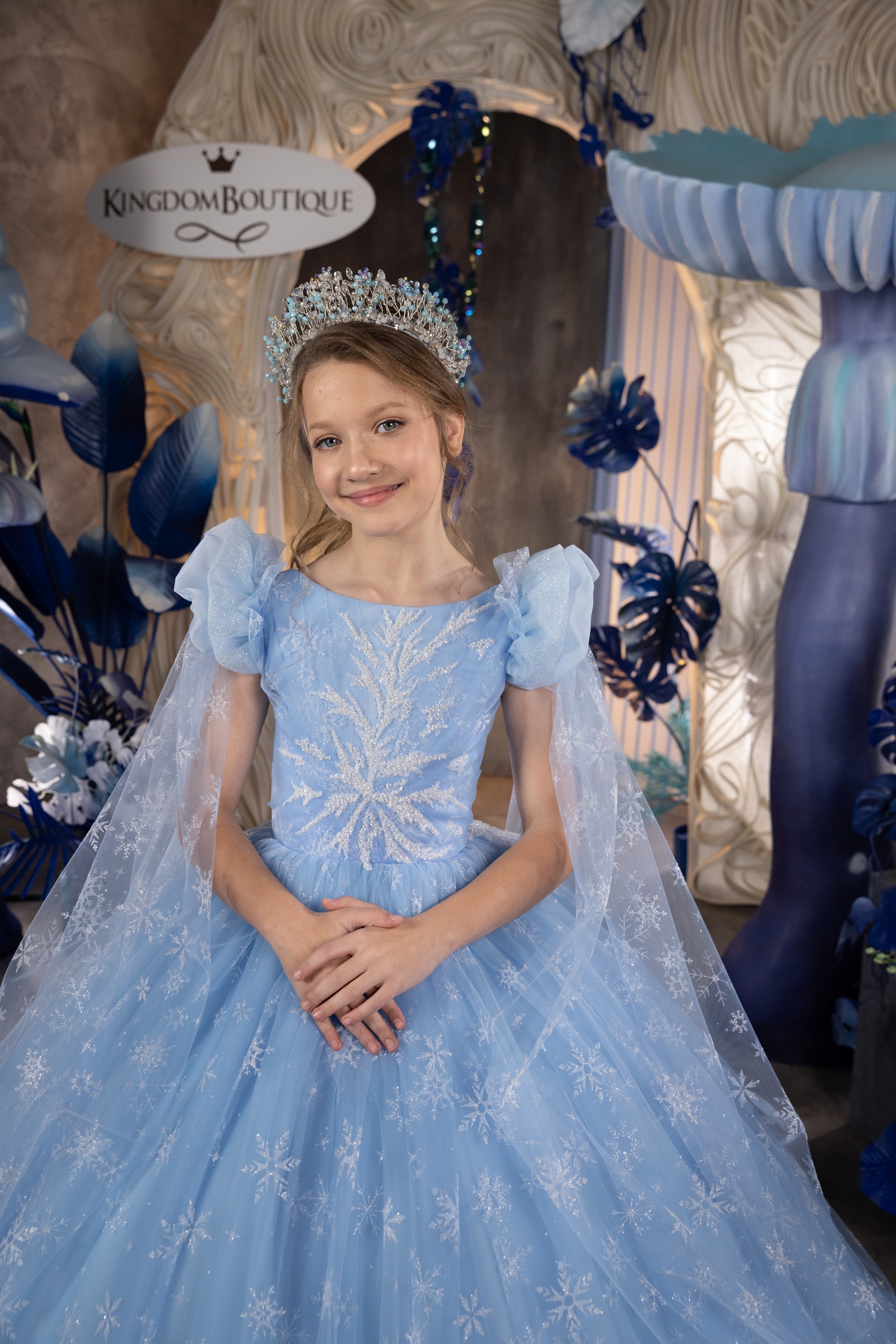 Baby Blue Princess Flower Girls Dresses With Cape Cap Sleeve Girl Pageant Gowns Kids First Communion Dress Glitter Snowflake A Line Birthday Dress 061