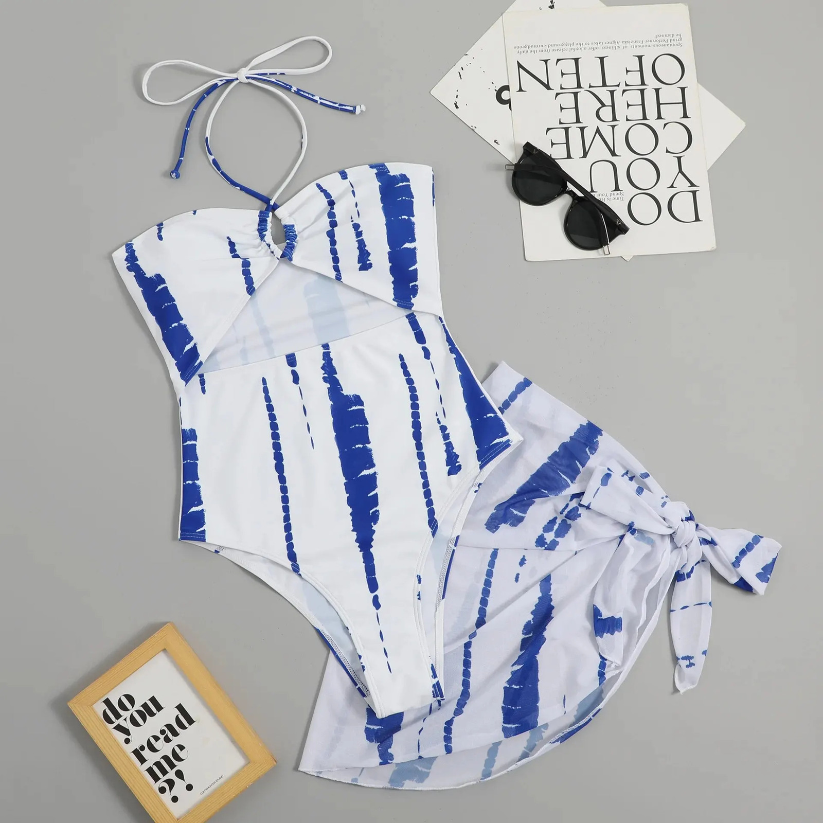 2024 Digital Printed Womens Sexy Neck Hanging Triangle Mesh Three Piece Set with Hollow Out Swimsuit 240411