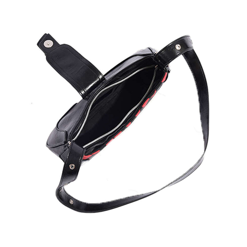 South Korean Instagram woman 2024 black and red plaid retro underarm fashion cross-body saddle bag