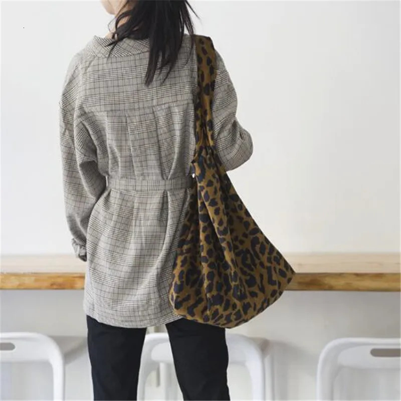 Womens shopping bag large womens canvas shoulder bag shopping handbag environmentally friendly reusable womens folding handbag leopard 241111