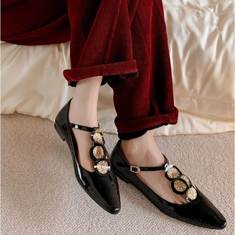 2024 Roman Shoes Womens Elegant Shallow Shoes Summer Pointed Toe Retro Shoes er Dresses Walking Apartment 241111
