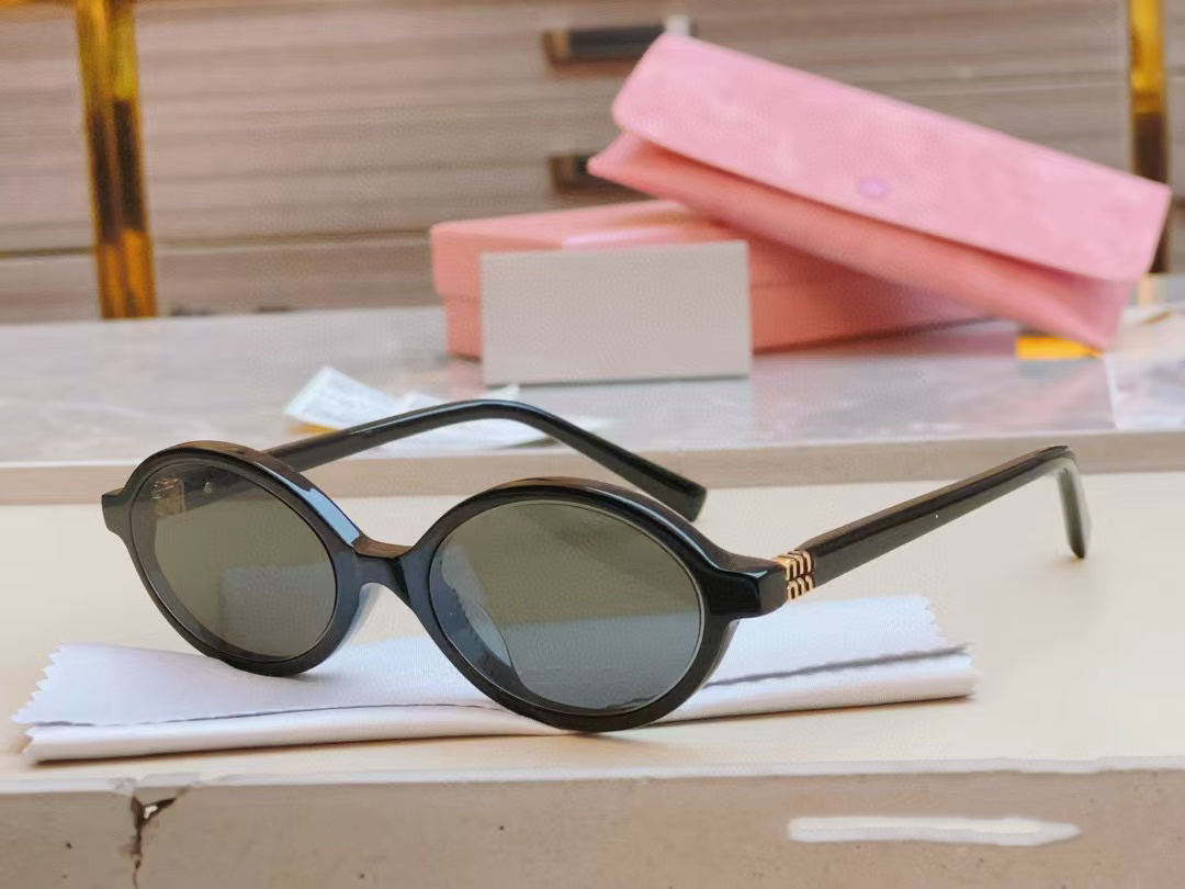 Designer Sunglasses Women Sunglasses Full Frame PC Luxury Classic Fashion Outdoor Leisure Beach Driving UV Protection Multi Ribbon Original Box ok NICE
