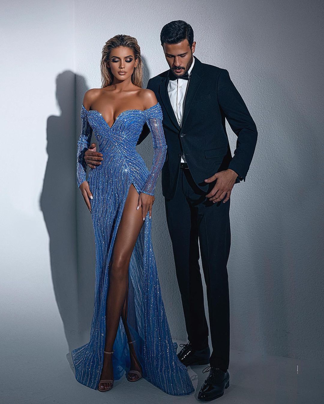 Gorgeous Blue Crystal Mermaid Evening Dresses Long Sleeves Elegant Off Shoulder Beaded Prom Dress Thigh Split Formal Dresses For Women