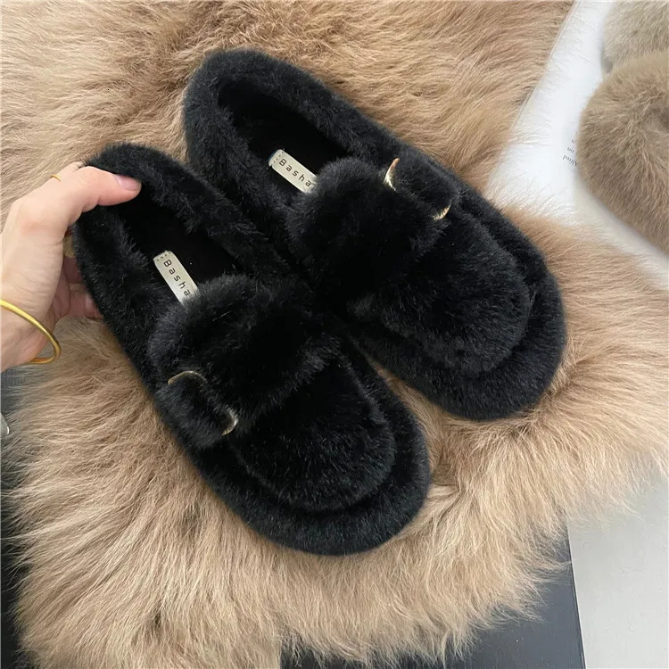 Outdoor womens winter cotton shoes 2024 item womens warm plush fluffy fur coat womens sliding fur flat shoes Zapatillas Mujer 241111