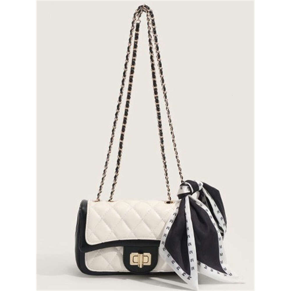 High-grade white niche texture chain female 2023 new fashion crossbody bag