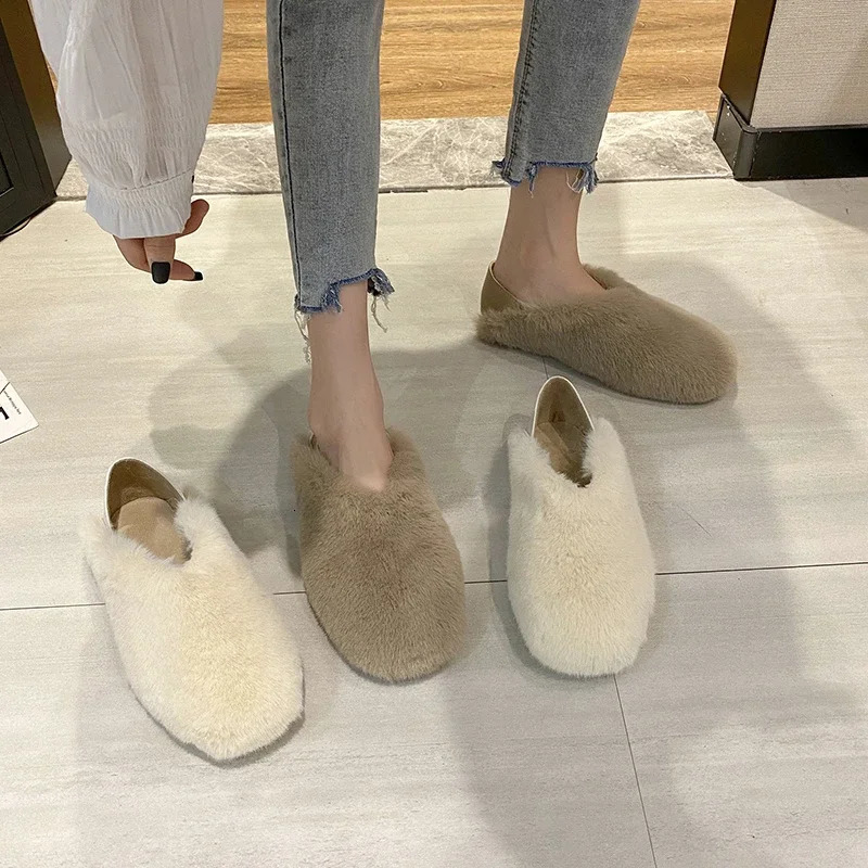 Lambwool Moccasins Womens Winter Cotton Shoes Womens Warm Plush Coat Comfortable Curly Woolen Leather Apartment Womens Large Size 241111