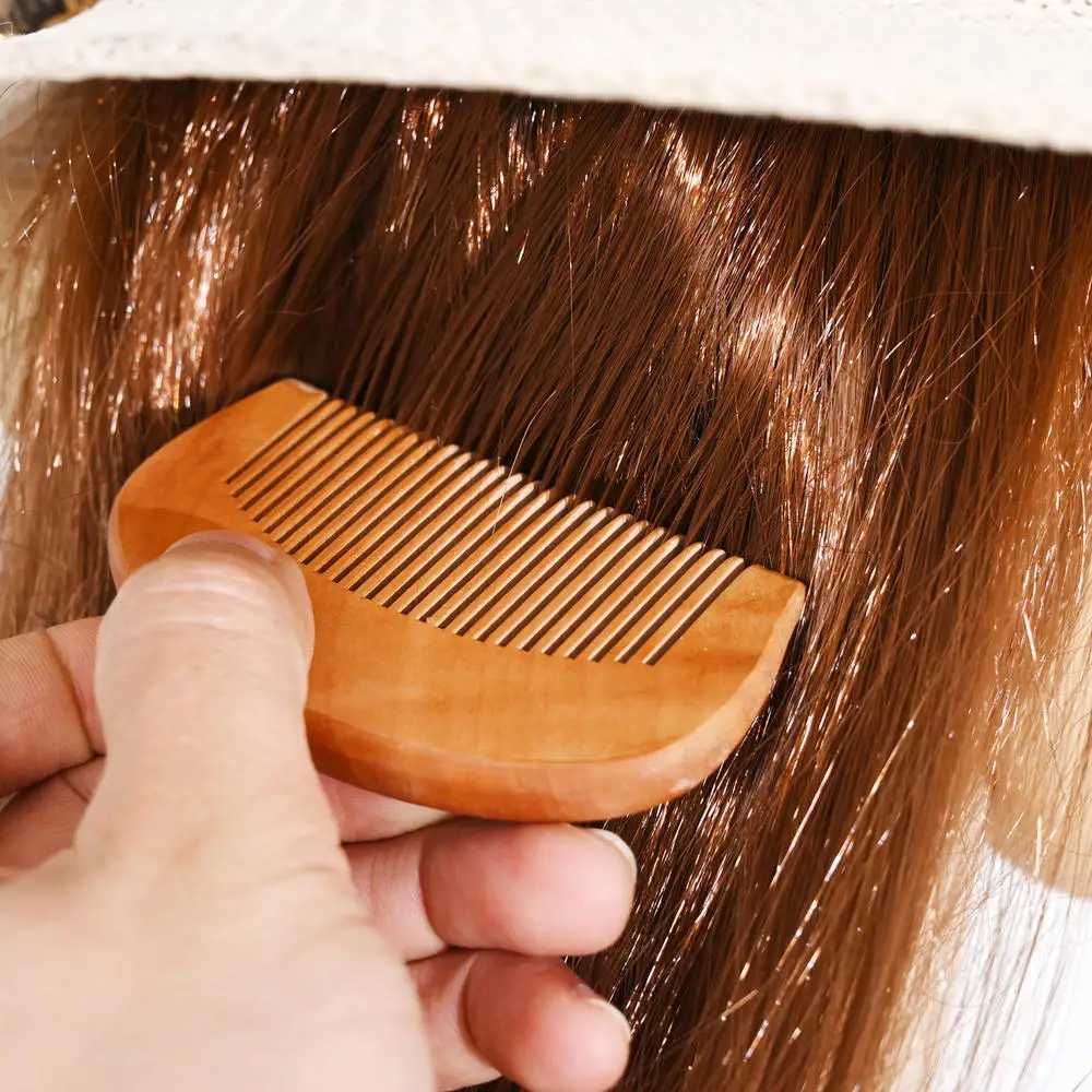 Pc natural peach wood comb closed teeth anti-static head massage beard hair care tools beauty accessories barber female hair W241112
