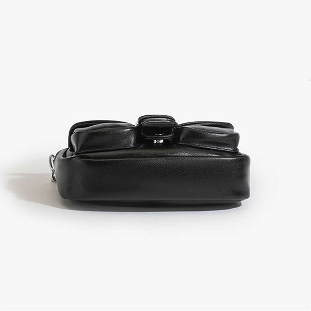 Punk style shoulder underarm new trend motorcycle Fashion retro classic senior sense women's bag