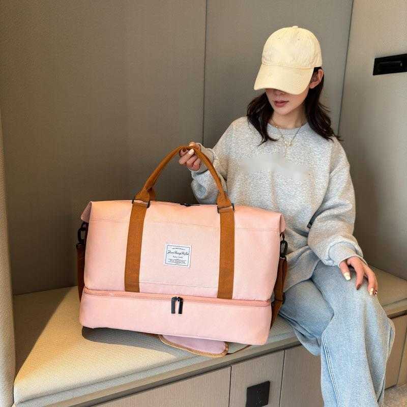 Lightweight and Minimalist Outdoor Travel Bag Fitness and Sports Travel Bag Multifunctional Luggage Bag for Both Men and Women Boarding Bag for Busine