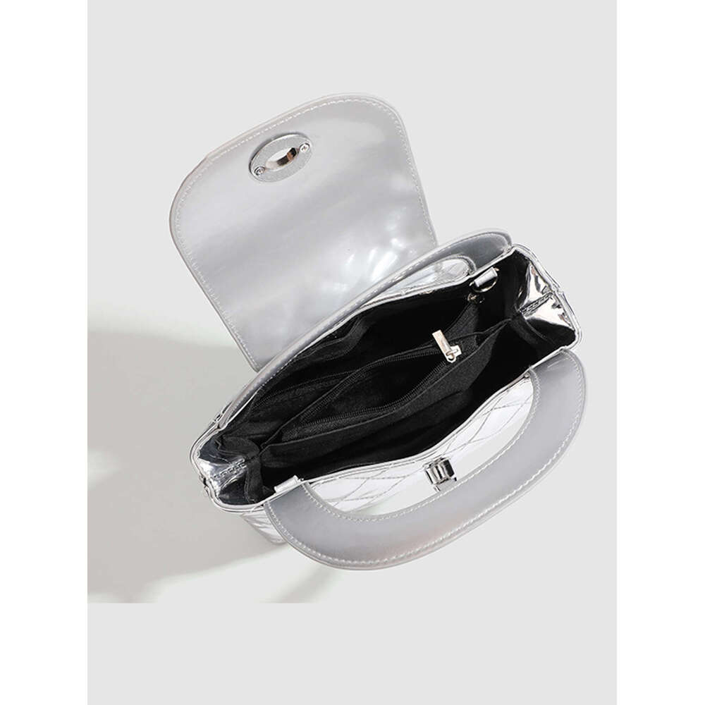 2024 new fashion niche design Dia check patent leather chain all commuter hand bill shoulder crossbody bag