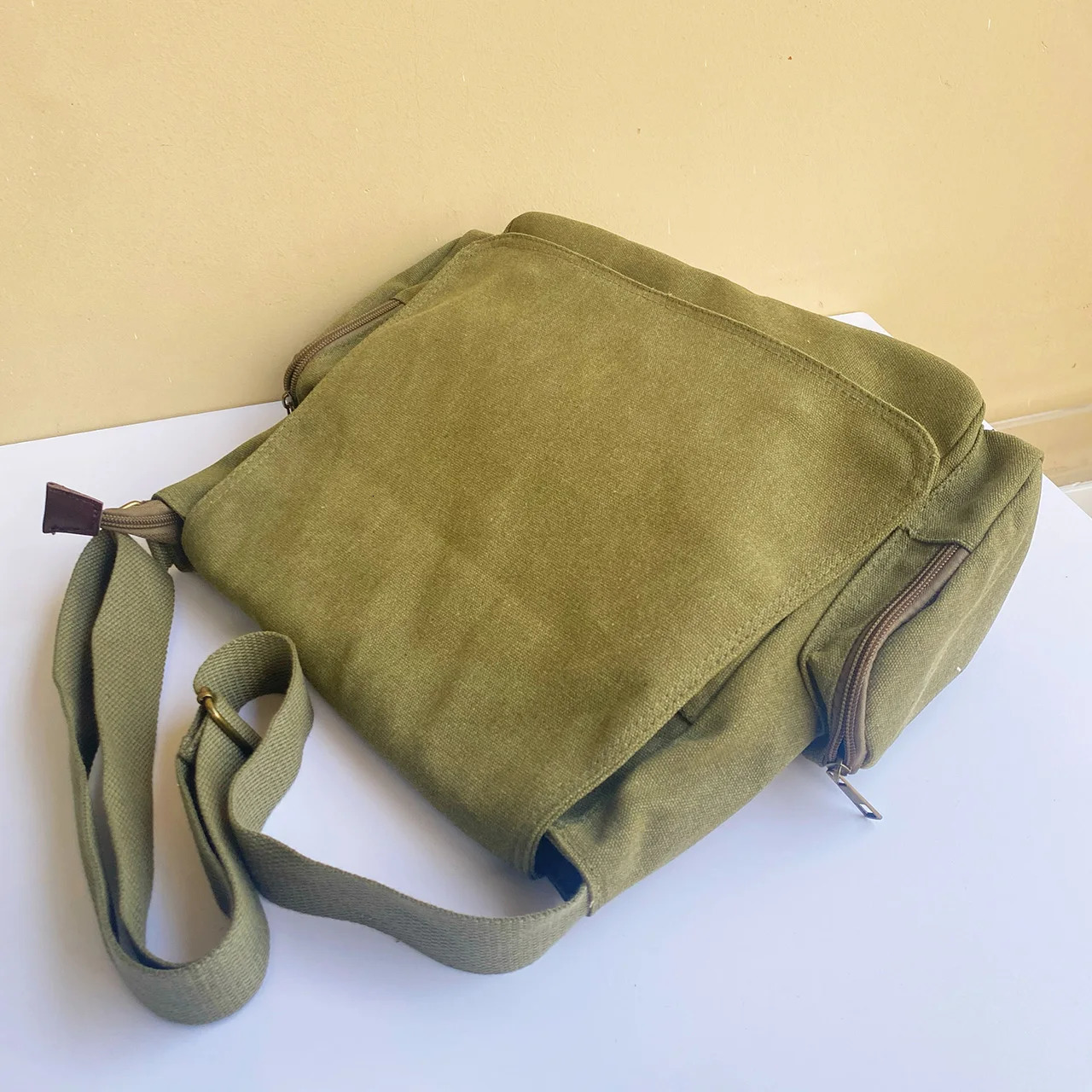 Mens Fashion Shoulder Bag Large Capacity Light Weight Simple Canvas Bag Retro High Quality Horizontal Bag 241111