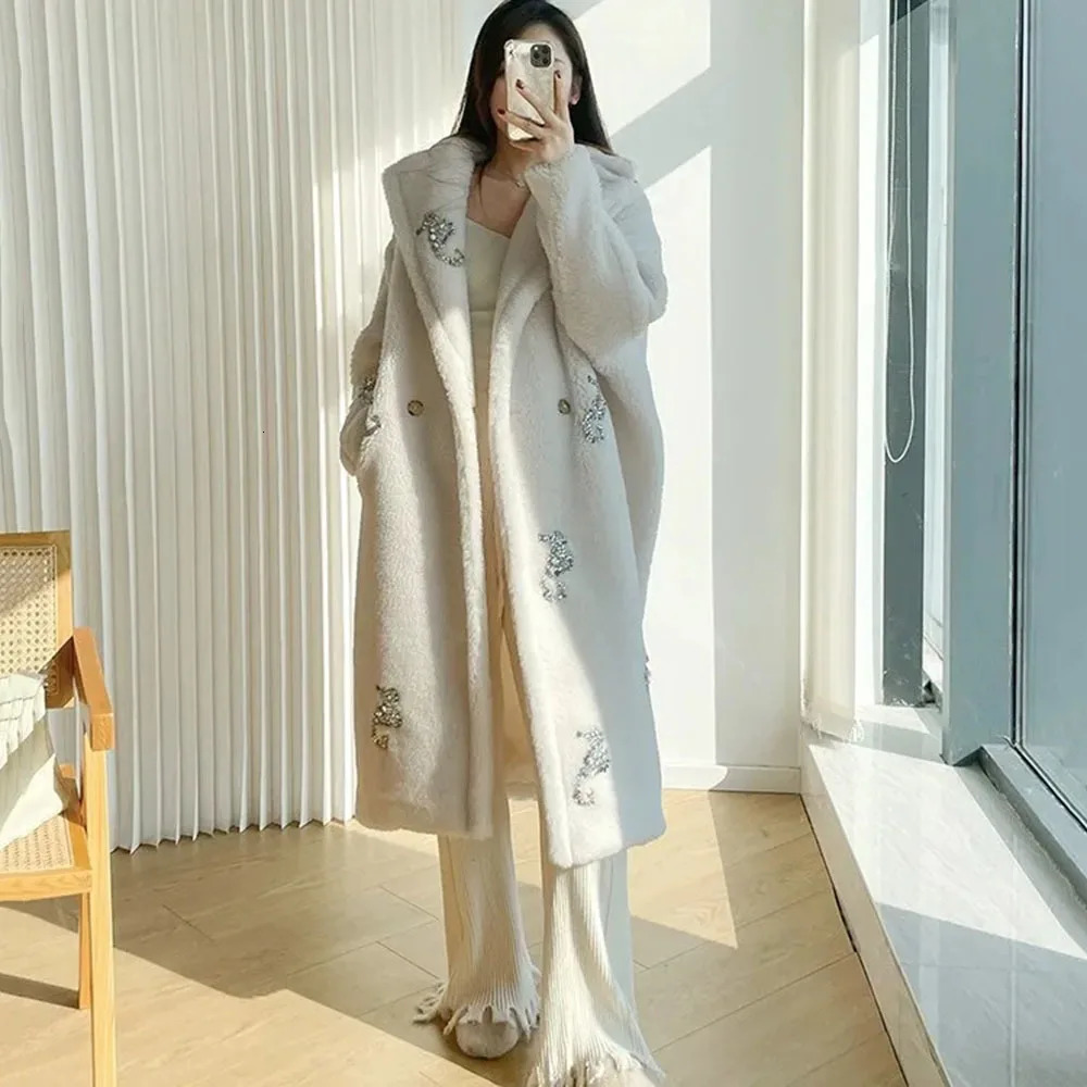 Womens artificial jacket item largest seahorse teddy bear coat womens medium long coat alpaca fur silhouette fur coat womens coat 241112