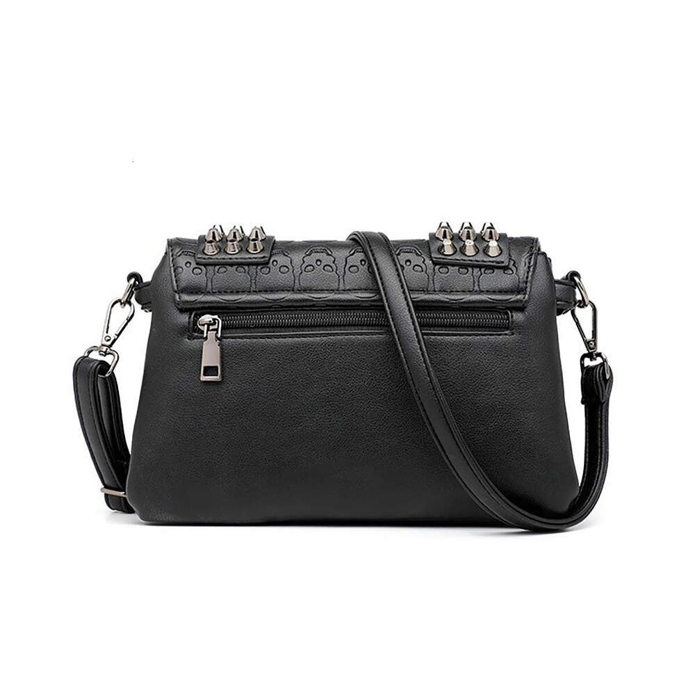 Fashion Europe and America riveted black skull shoulder casual emed trend diagonal women's bag