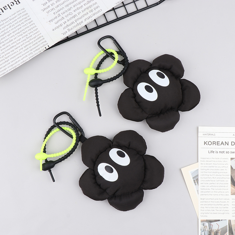 Trendy Black Flowers Keychain Cute Floral Key Holder For Girls Backpack Ornament Bag Pendant Decoration