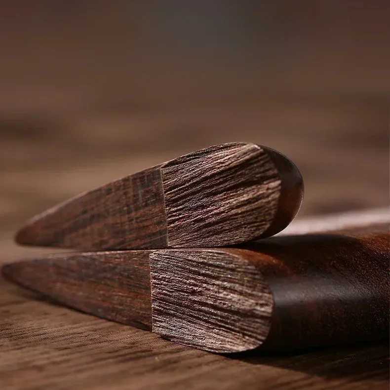 Customized sandalwood comb solid peach wood carved hair brush suitable for friends lovers family gifts long straight and smooth W241112