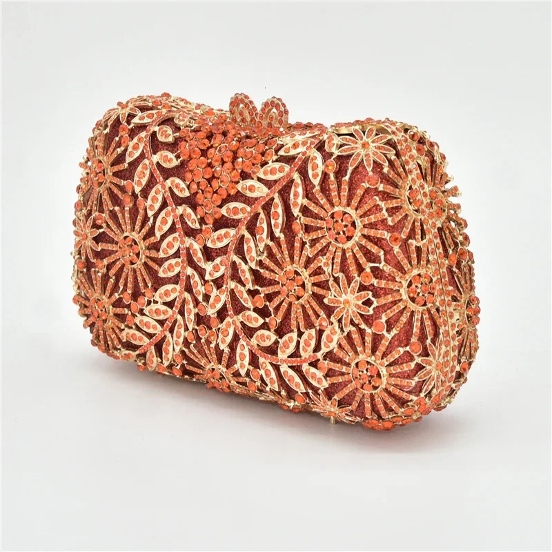 Latest n Ladies Handbags Diamond Skull Clutch Women Evening Bags Ladie Casual Chain Crossbody Bag Shoulder for Party 241112